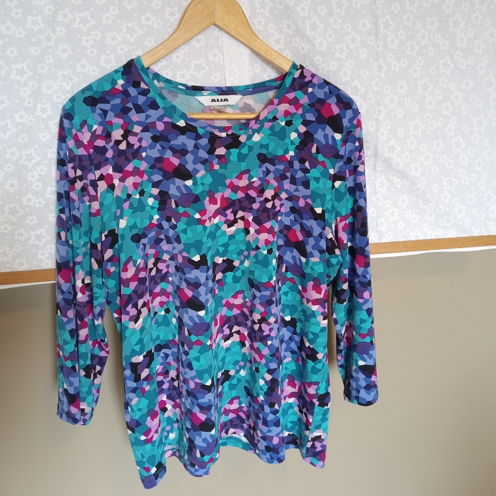 Alia multi-colored top, geometric design